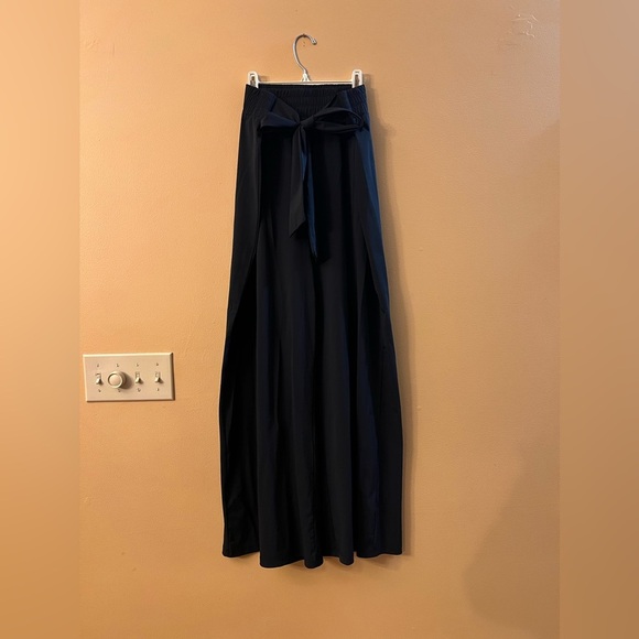 Adyson Parker Women's Pull On Wide Leg Waist Tie Pants
** READ** - Picture 1 of 6